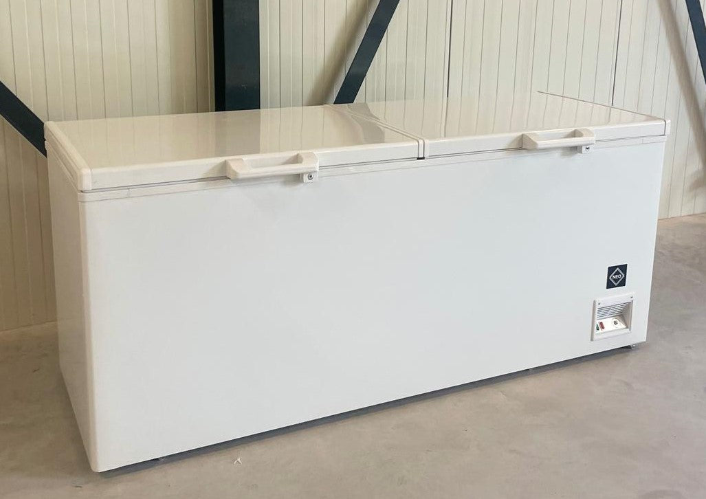 Vrieskist | 660L | Wit/Kunststof | -18°C/-24°C | Statisch | Klapdeksel | 1950x775x870(h)mm