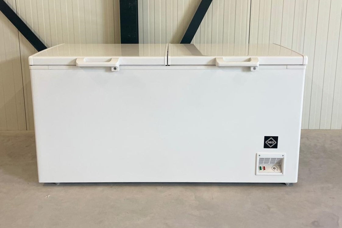 Vrieskist | 560L | Wit/Kunststof | -18°C/-24°C | Statisch | Klapdeksel | 1665x775x870(h)mm