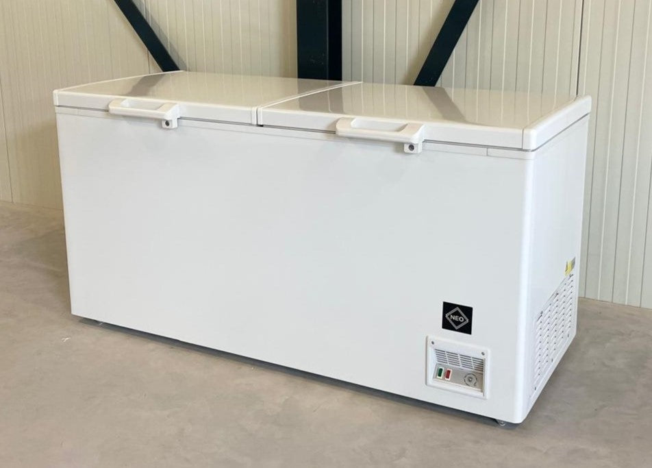 Vrieskist | 560L | Wit/Kunststof | -18°C/-24°C | Statisch | Klapdeksel | 1665x775x870(h)mm