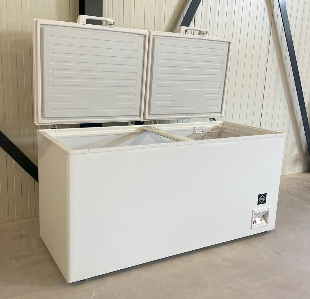 Vrieskist | 560L | Wit/Kunststof | -18°C/-24°C | Statisch | Klapdeksel | 1665x775x870(h)mm