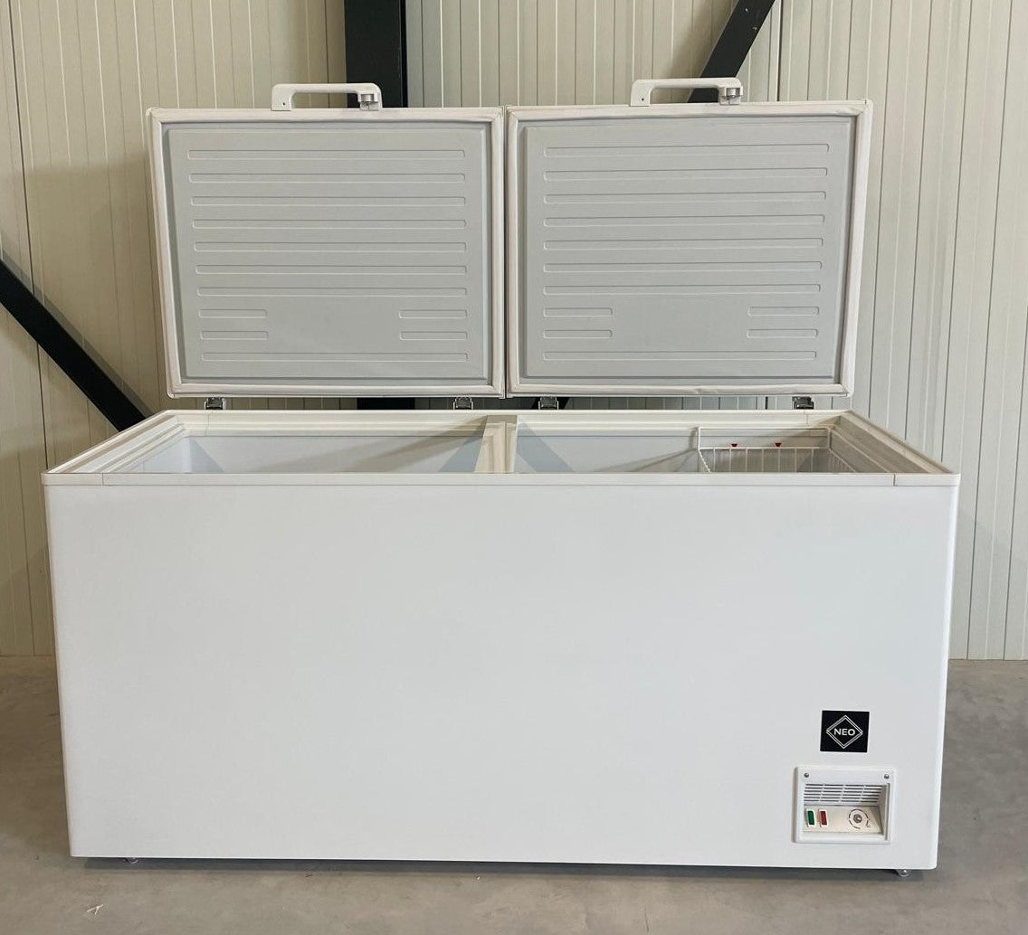 Vrieskist | 560L | Wit/Kunststof | -18°C/-24°C | Statisch | Klapdeksel | 1665x775x870(h)mm