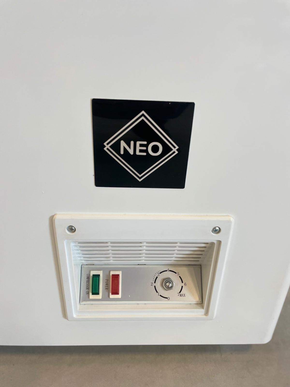 Vrieskist | 660L | Wit/Kunststof | -18°C/-24°C | Statisch | Klapdeksel | 1950x775x870(h)mm