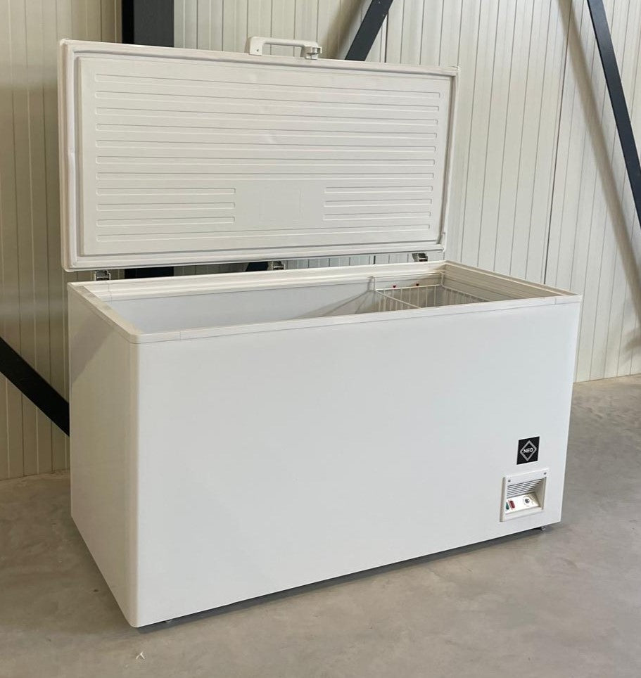 Vrieskist | 470L | Wit/Kunststof | -18°C/-24°C | Statisch | Klapdeksel | 1450x775x870(h)mm
