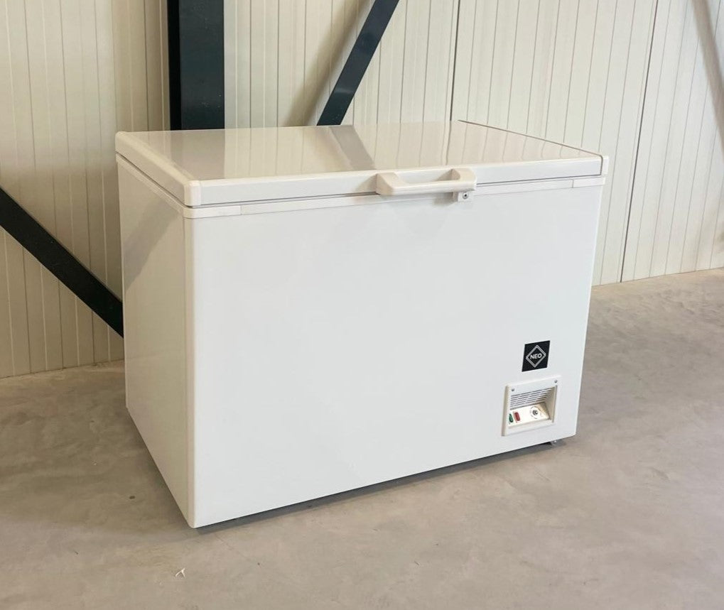 Vrieskist | 360L | Wit/Kunststof | -18°C/-24°C | Statisch | Klapdeksel | 1150x775x870(h)mm