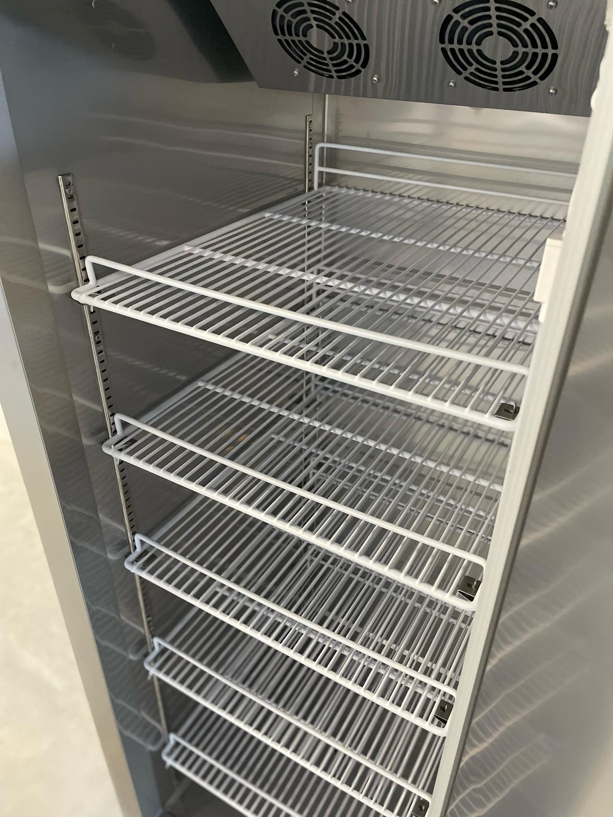 Vriezer | 500L | RVS | Geventileerd | 620x760x1980(h)mm | Wielen (geremd)