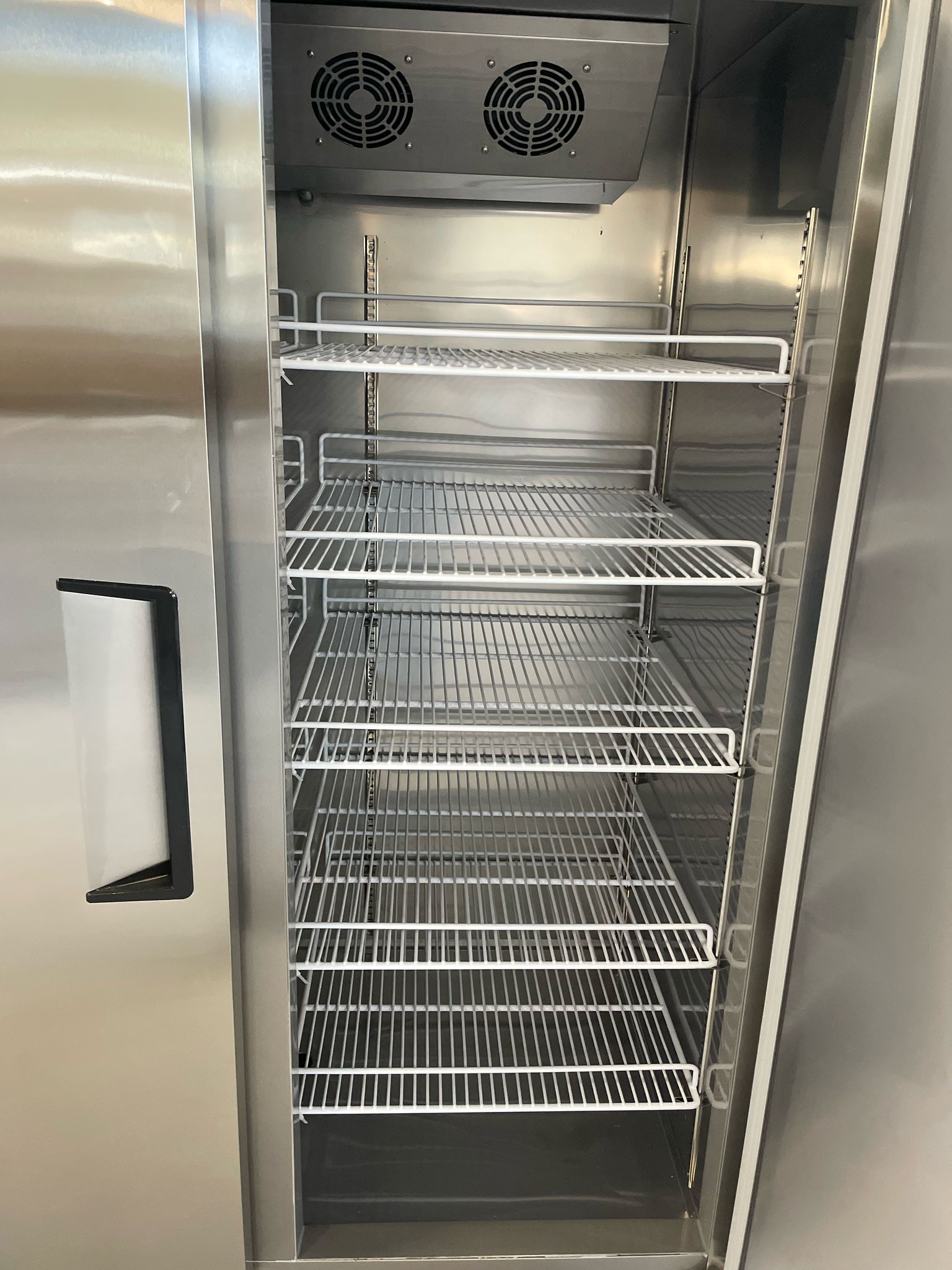 Koelkast | 1000L | RVS | Geventileerd | 1210x760x1980(h)mm | Wielen (geremd)