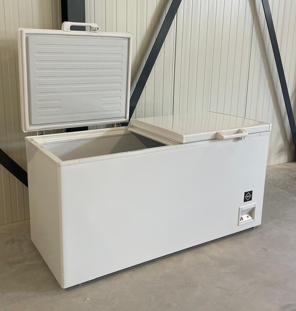 Vrieskist | 560L | Wit/Kunststof | -18°C/-24°C | Statisch | Klapdeksel | 1665x775x870(h)mm